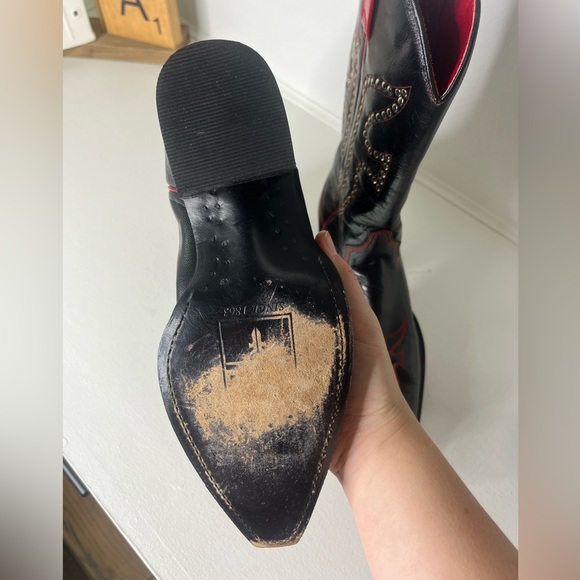 Frye Daisy Duke Black and Red Embellished Cowboy Country Western Boots - Size 9M - Picture 6 of 12